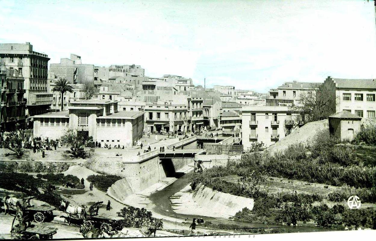 Mostaganem 529- Les 3 ponts et le marche COLLECTION DES AMIS DE ND DE SANTA CRUZ.JPG